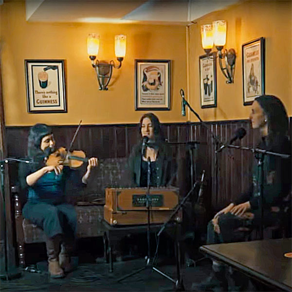 Lucie Azconaga, Consuelo Nerea Breschi and Niamh Bury - (web track)